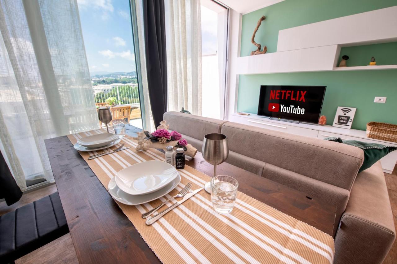 Attico Luxury Con Parcheggio E Terrazza Vista Mozzafiato Apartment Genoa Exterior photo