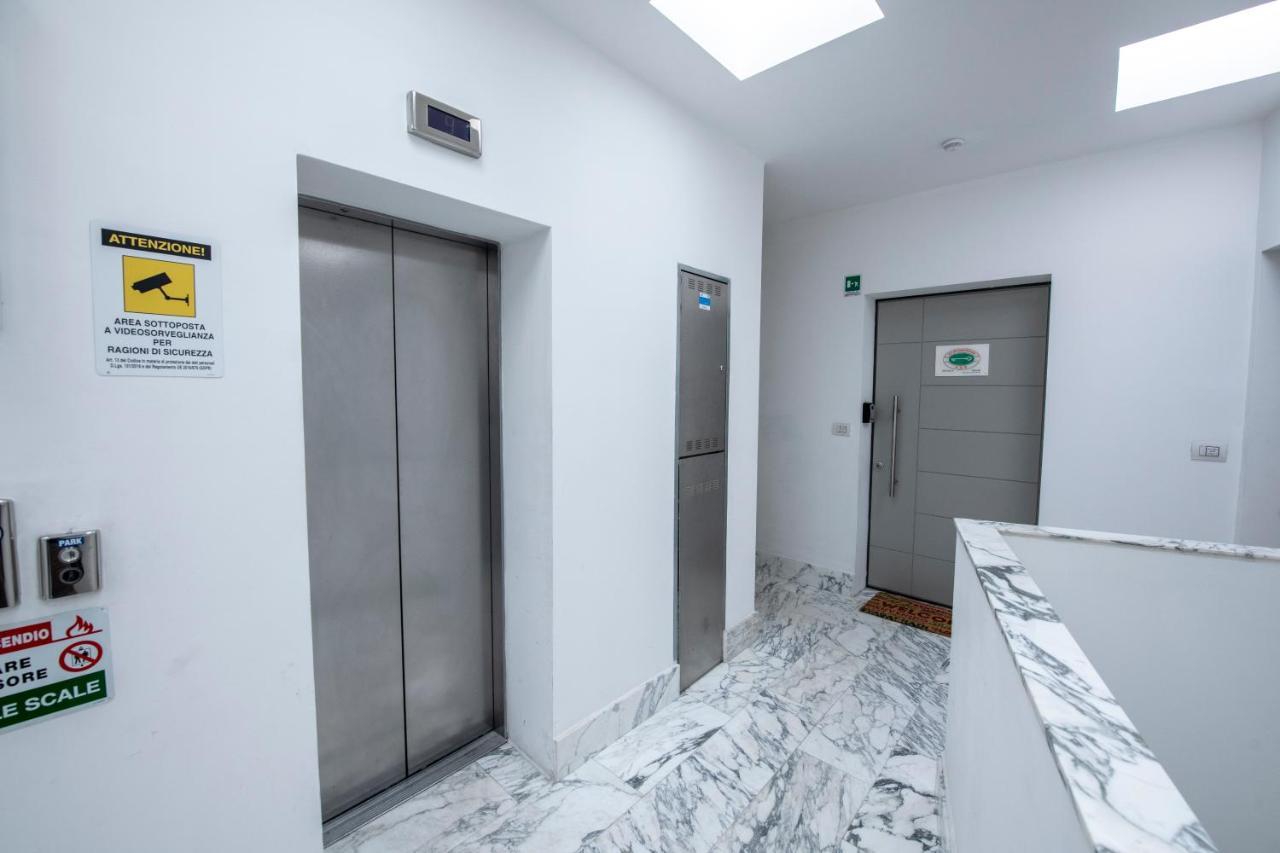 Attico Luxury Con Parcheggio E Terrazza Vista Mozzafiato Apartment Genoa Exterior photo