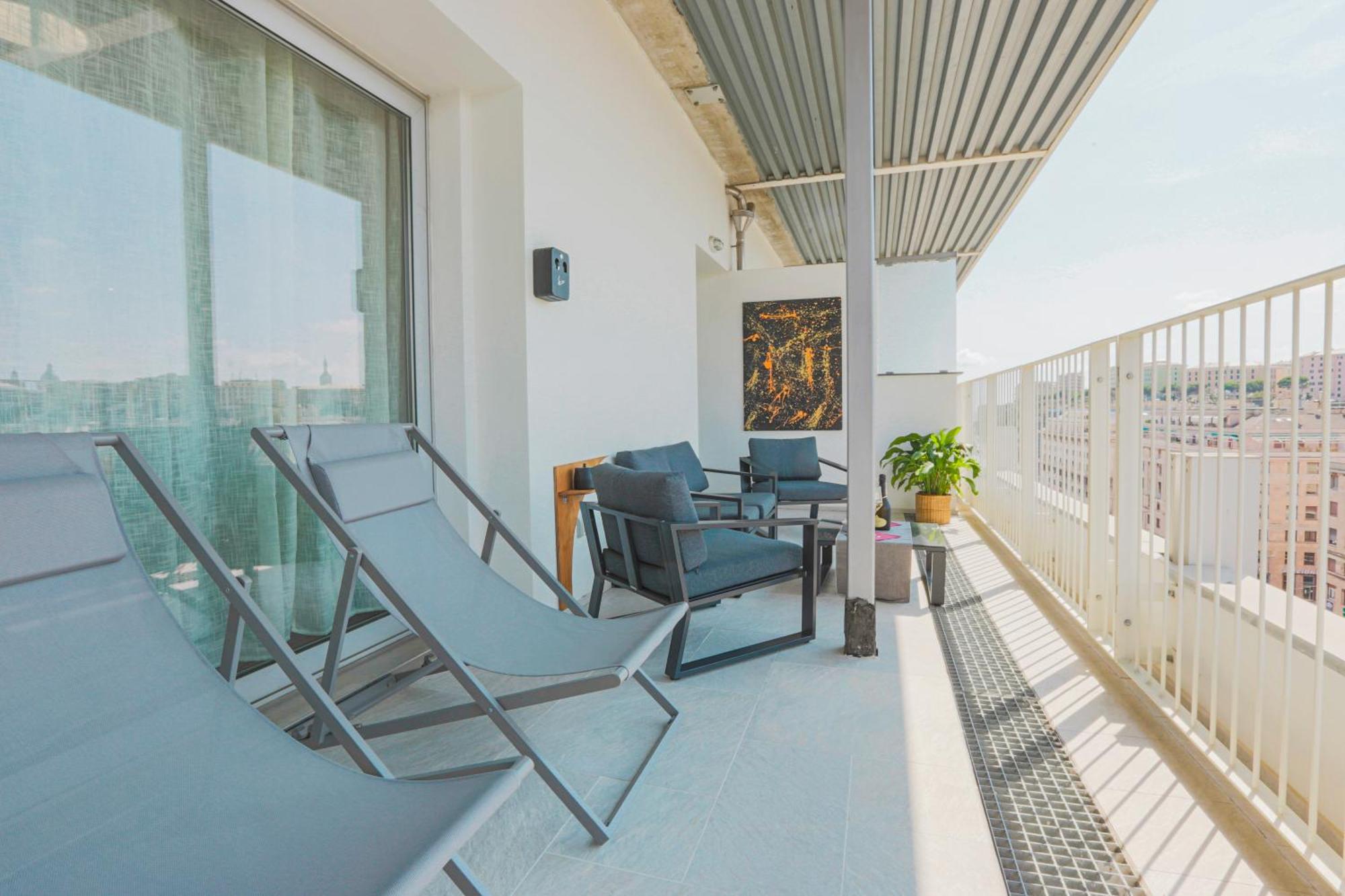 Attico Luxury Con Parcheggio E Terrazza Vista Mozzafiato Apartment Genoa Room photo