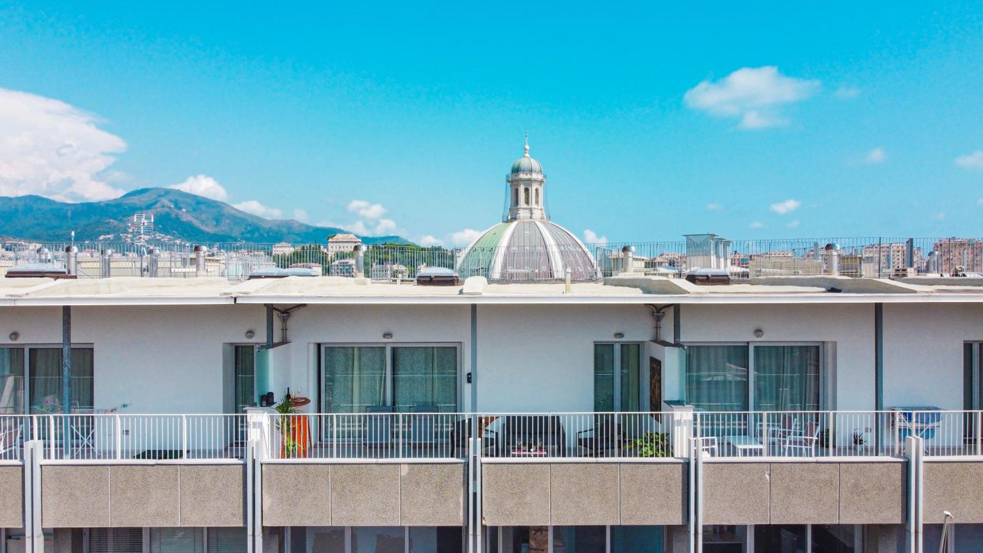 Attico Luxury Con Parcheggio E Terrazza Vista Mozzafiato Apartment Genoa Exterior photo